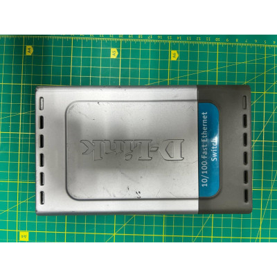 Комутатор локальної мережі (Switch) D-Link DES-1008D б/в