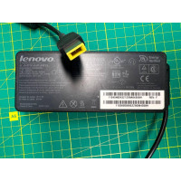 Зарядний пристрій для ноутбука Lenovo оригінал 12,3-4,73мм USB 4,5A 90W 20V б/в Зарядний пристрій для ноутбука Lenovo оригінал 12,3-4,73мм USB 4,5A 90W 20V б/в
