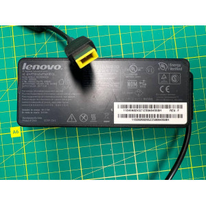 Зарядний пристрій для ноутбука Lenovo оригінал 12,3-4,73мм USB 4,5A 90W 20V б/в Зарядний пристрій для ноутбука Lenovo оригінал 12,3-4,73мм USB 4,5A 90W 20V б/в