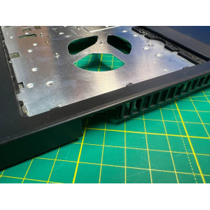 Верхня кришка бази (топкейс) для ноутбука Dell Latitude E5570 Дефект Б/В Верхня кришка бази (топкейс) для ноутбука Dell Latitude E5570 Дефект Б/В