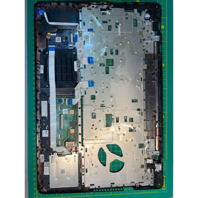 Верхня кришка бази (топкейс) для ноутбука Dell Latitude E5570 Дефект Б/В Верхня кришка бази (топкейс) для ноутбука Dell Latitude E5570 Дефект Б/В