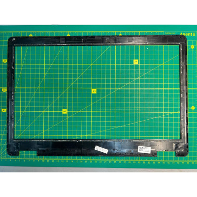 Рамка матриці (екрана) Dell Latitude E5570 Precision 3510 Оригінал з розбирання Б/В Рамка матриці (екрана) Dell Latitude E5570 Precision 3510 Оригінал з розбирання Б/В