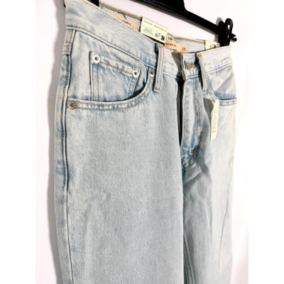 Жіночі джинси Levi’s Mom, розмір 24/28 блакитні Жіночі джинси Levi’s Mom, розмір 24/28 блакитні