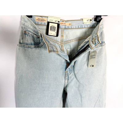 Жіночі джинси Levi’s Mom, розмір 24/28 блакитні Жіночі джинси Levi’s Mom, розмір 24/28 блакитні