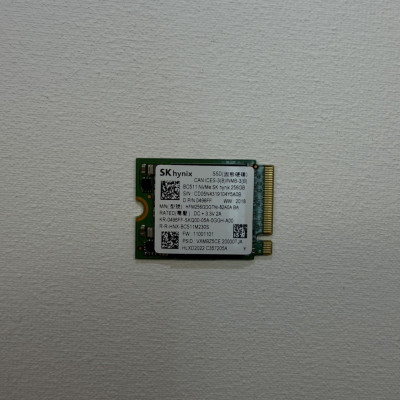 Наклпичувач SSD SK Hynix NVMe 256gb (HFM256GDGTNI), б/в